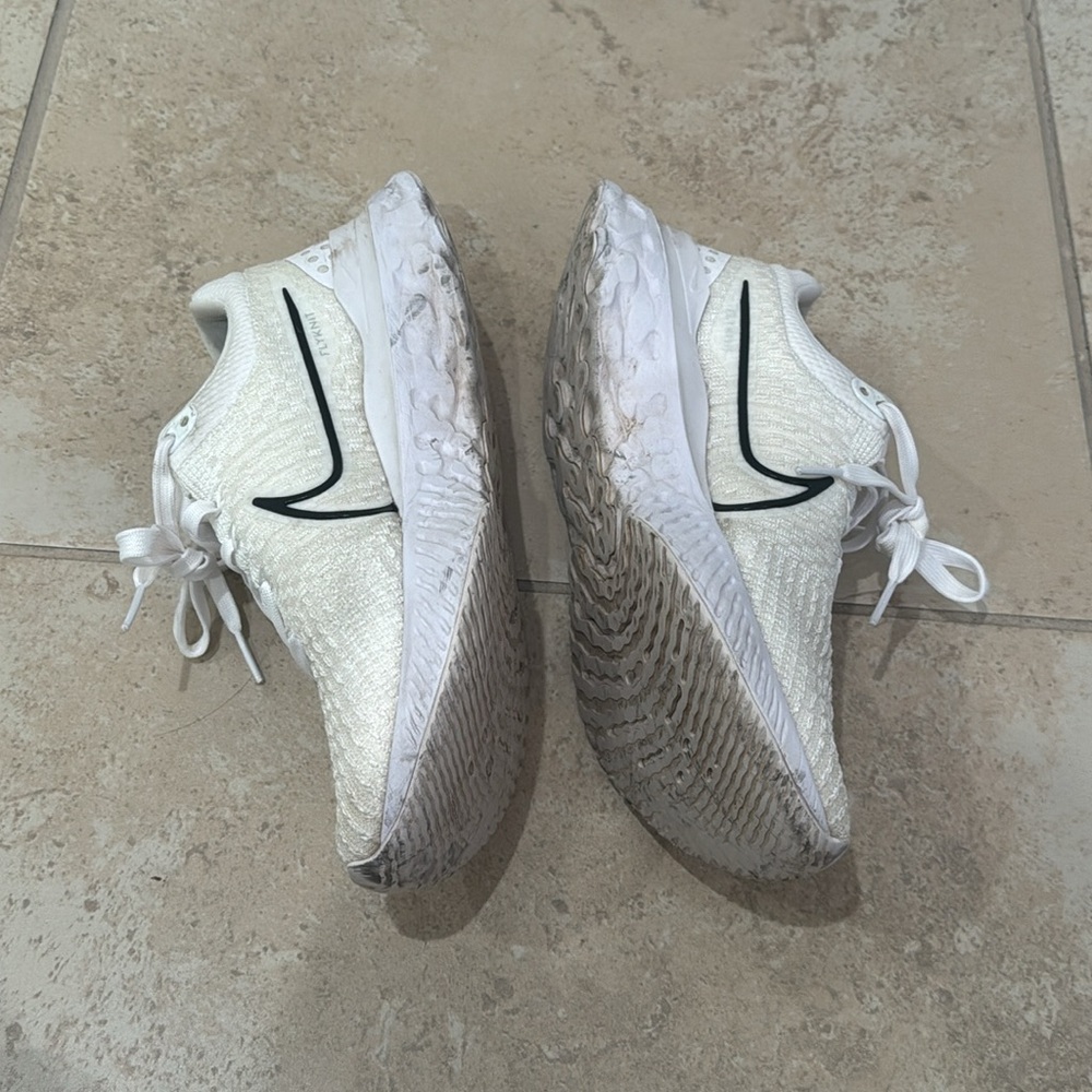 Nike running sneakers - Picture 3 of 7